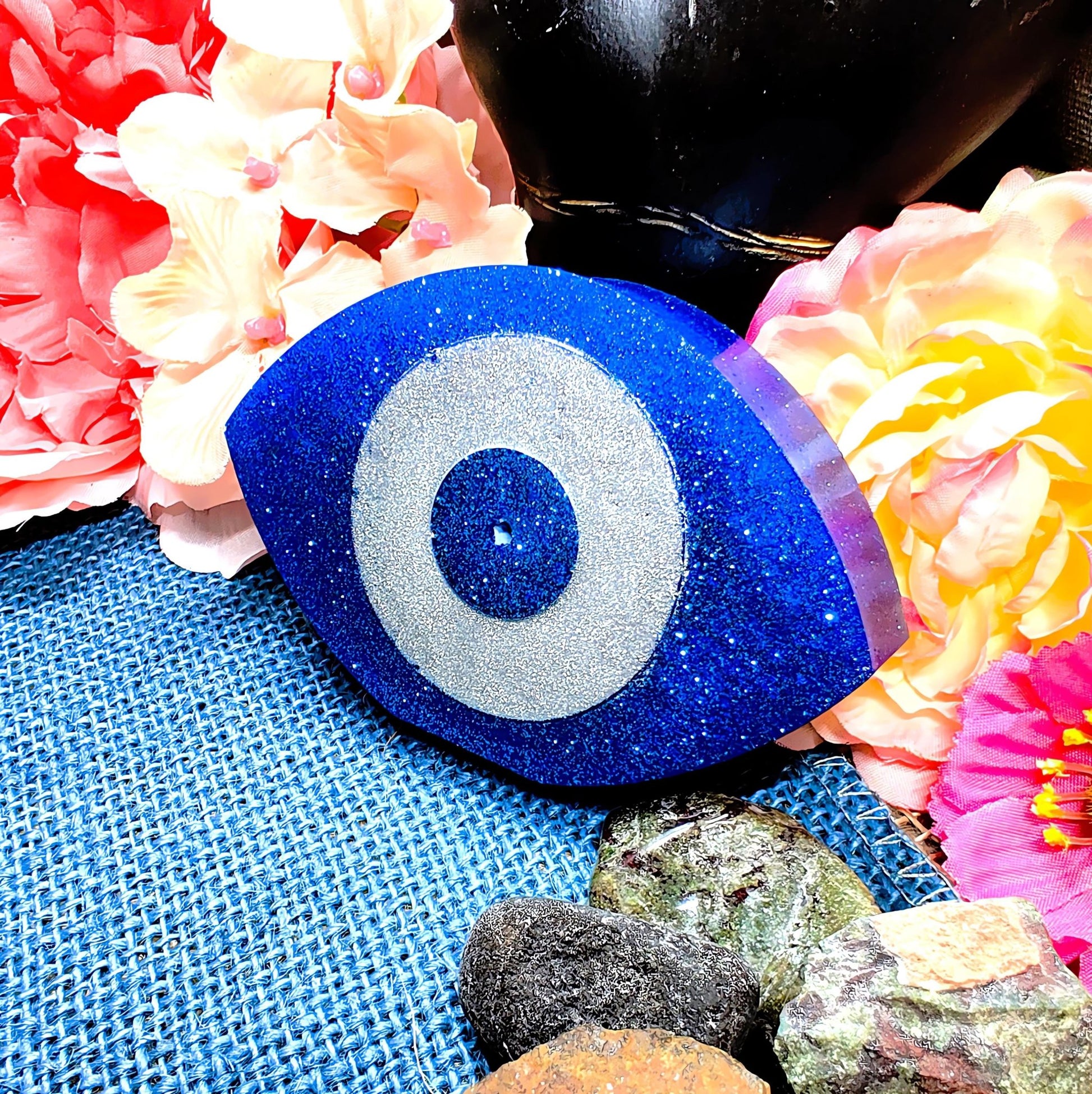 Hamsa Hand Incense Burner – Evil Eye Protection & Spiritual Home Decor | Hand of Fatima Incense Stick Holder | Meditation and Spiritual Gift - The Dark Primordial