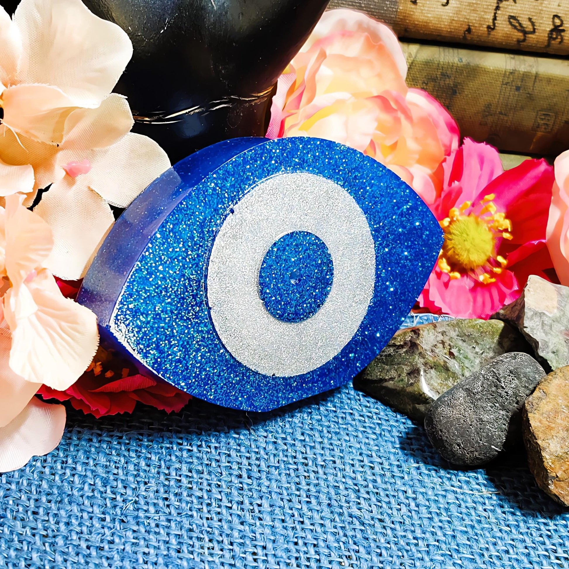 Hamsa Hand Incense Burner – Evil Eye Protection & Spiritual Home Decor | Hand of Fatima Incense Stick Holder | Meditation and Spiritual Gift - The Dark Primordial