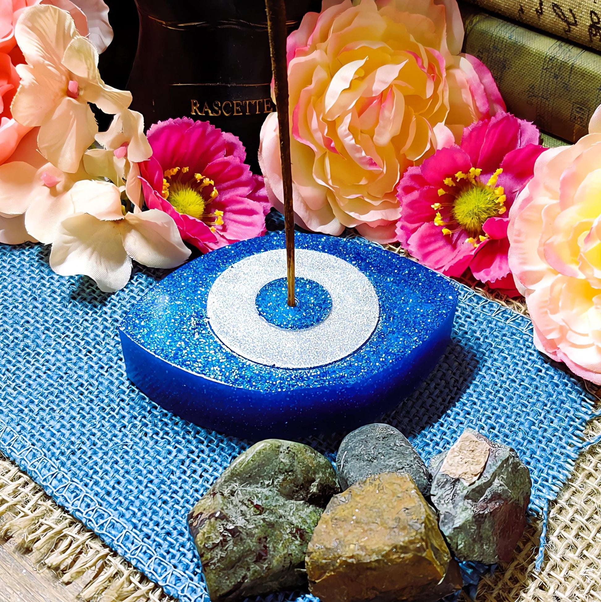 Hamsa Hand Incense Burner – Evil Eye Protection & Spiritual Home Decor | Hand of Fatima Incense Stick Holder | Meditation and Spiritual Gift - The Dark Primordial