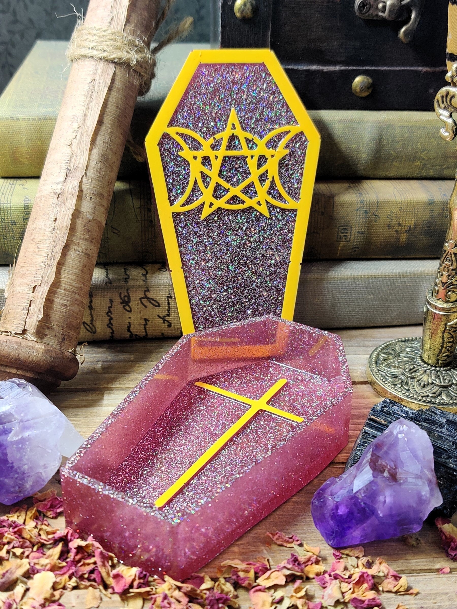 Triple Moon Coffin Jewelry Storage, Macabre Gothic Pentagram Keepsake Box, Epoxy Resin Trinket Tray for Alt Room Decor & Witchy Fashion