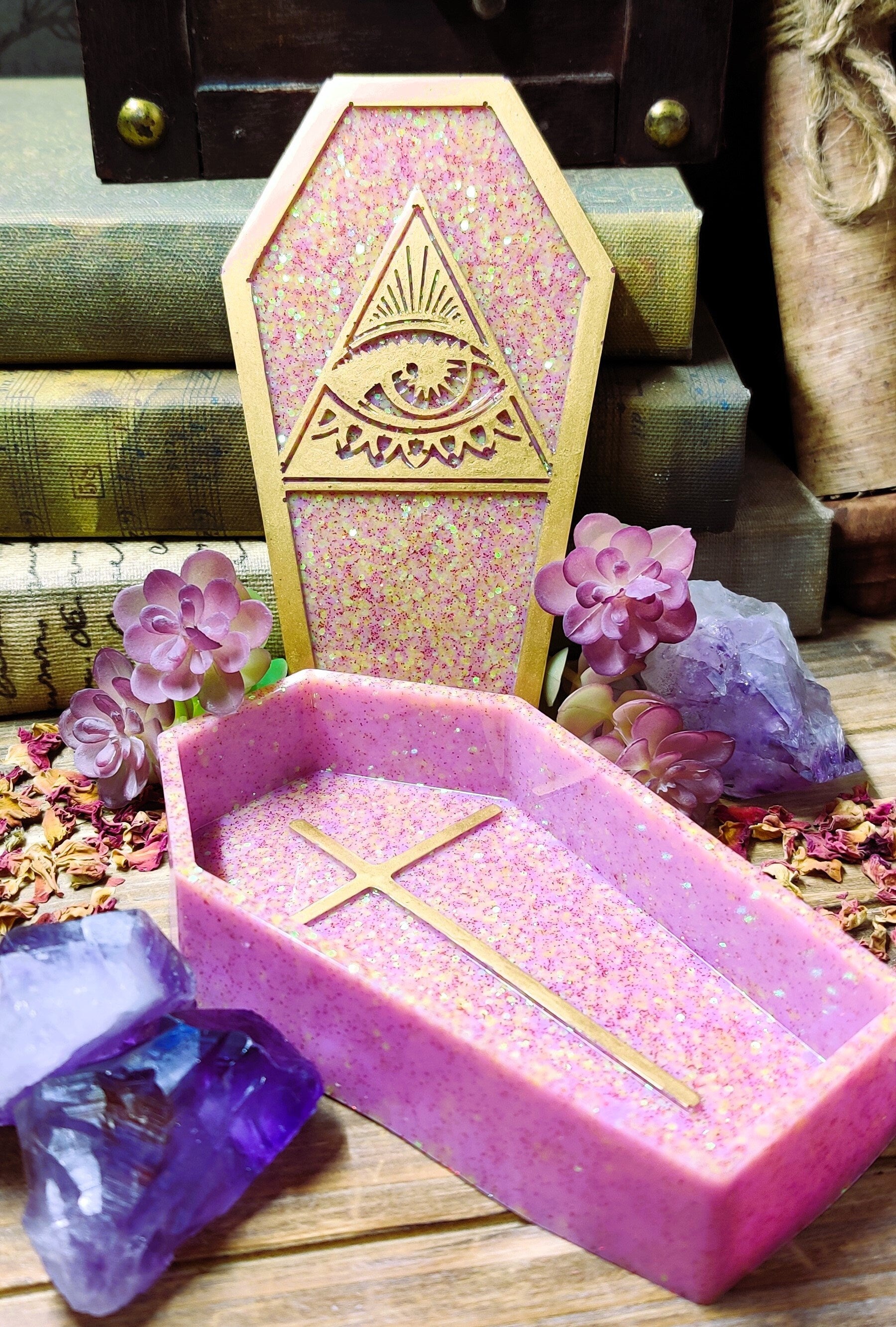 Triple Moon Coffin Jewelry Storage, Macabre Gothic Pentagram Keepsake Box, Epoxy Resin Trinket Tray for Alt Room Decor & Witchy Fashion