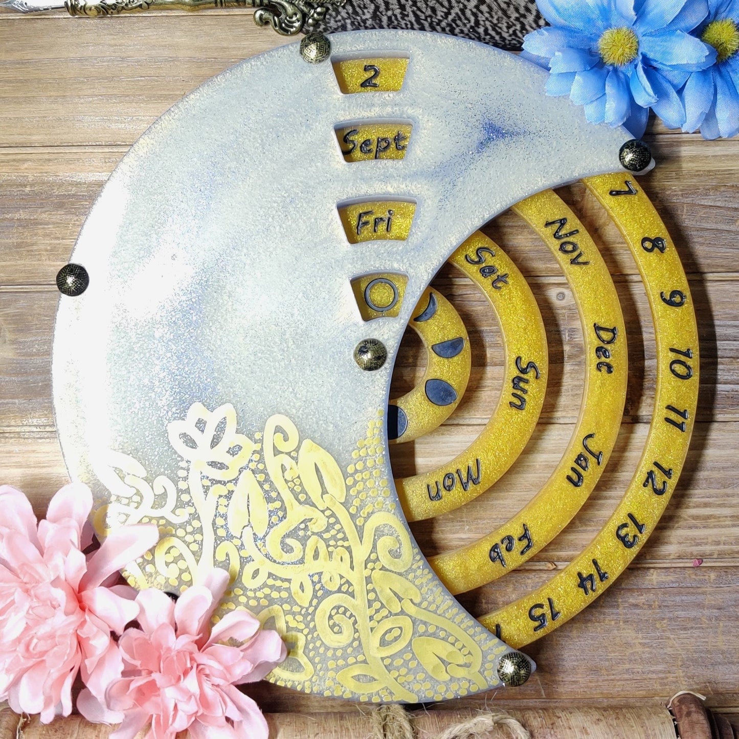 Floral Moon Phase Wheel Calendar, Witchy Resin Wall Hanging with Floral Design, Pagan Wall Decor and Functional Epoxy Wall Art