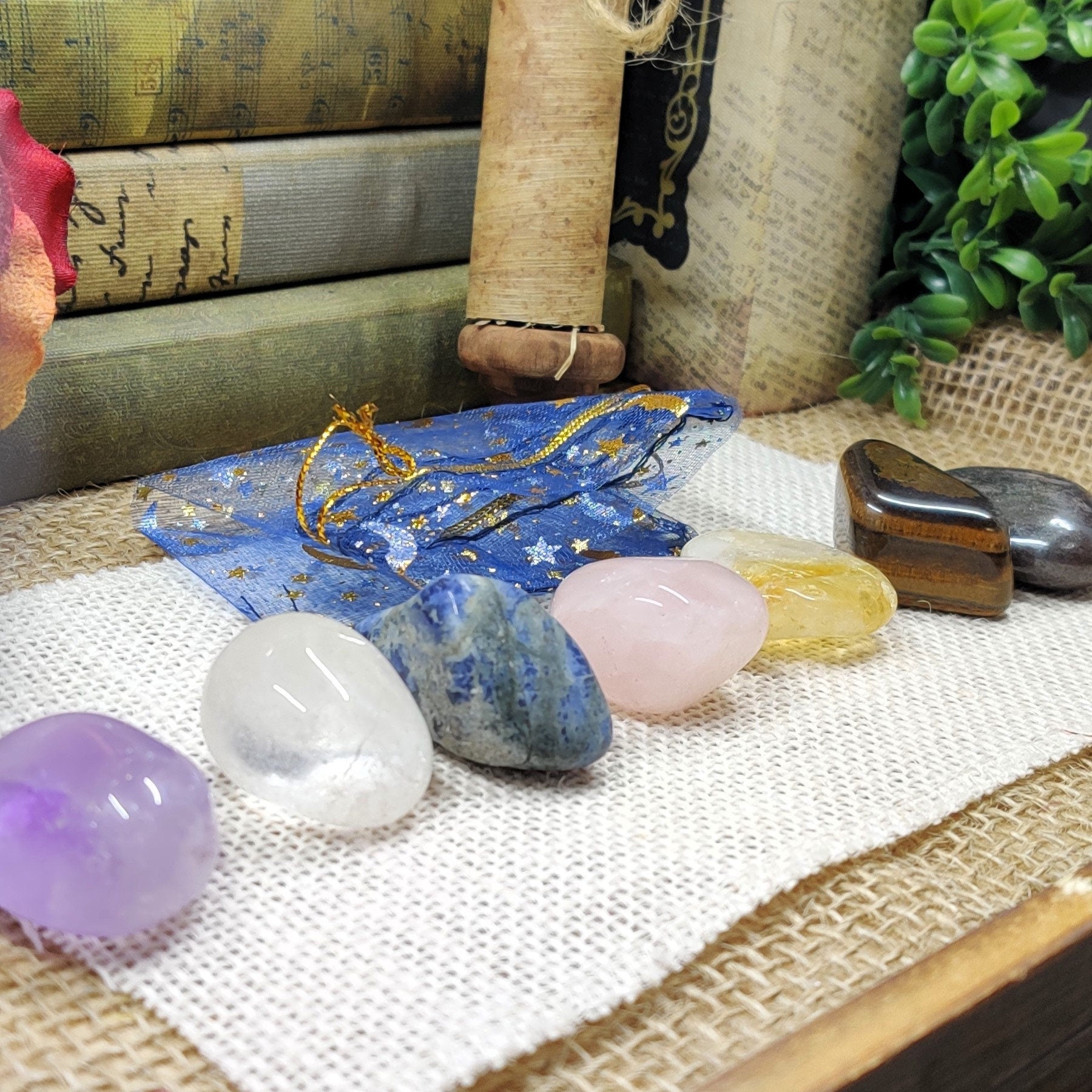 Chakra Healing Crystal Bundle, Reiki Crystals for Energy Cleansing & Balancing, 7 Chakra Stones Tumbled Gemstone Set, Manifestation Tool