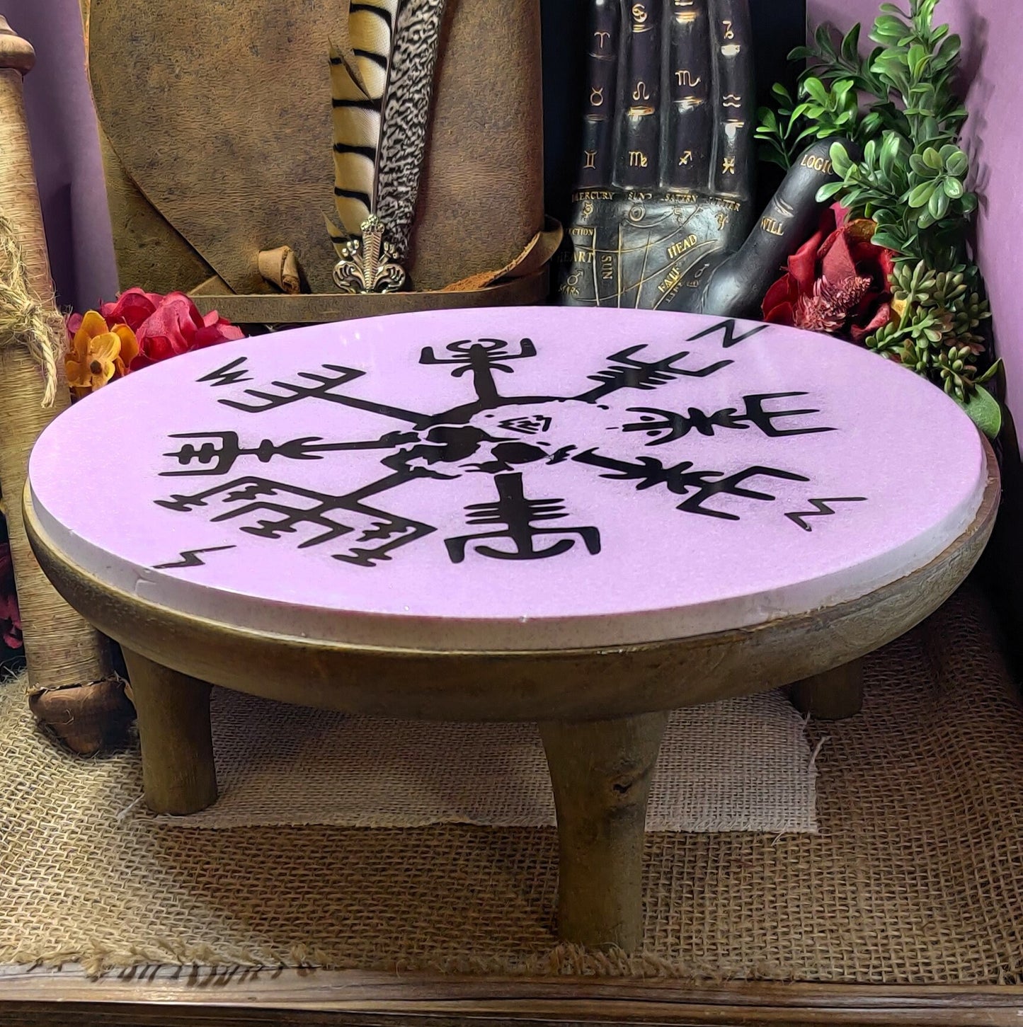 Vegvisir Resin Mini Table, Nordic Art Ancient Viking Decor for Lovers of Elder Futhark Rune Reading & Casting Runes, Witchy Gifts