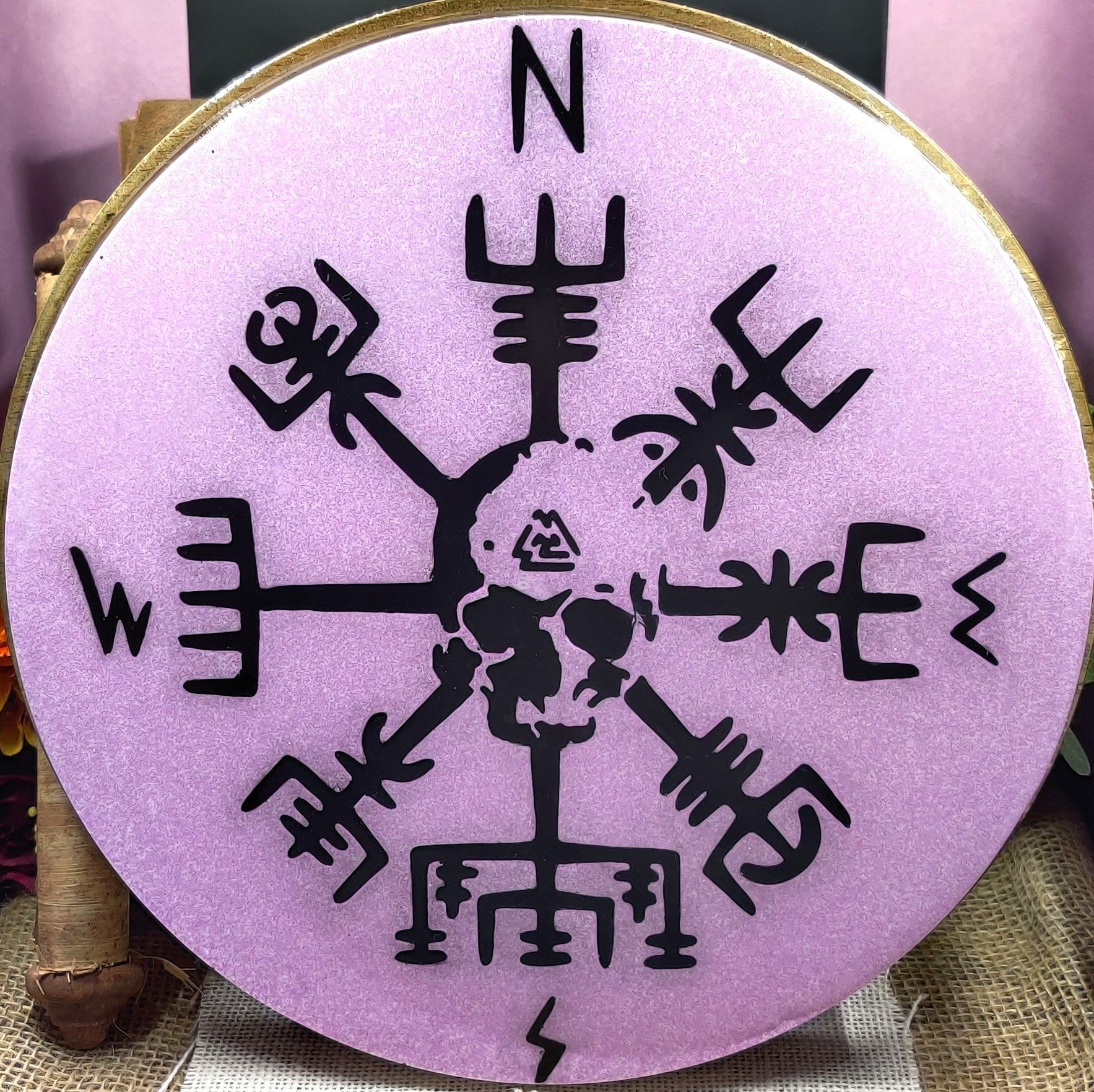 Vegvisir Resin Mini Table, Nordic Art Ancient Viking Decor for Lovers of Elder Futhark Rune Reading & Casting Runes, Witchy Gifts