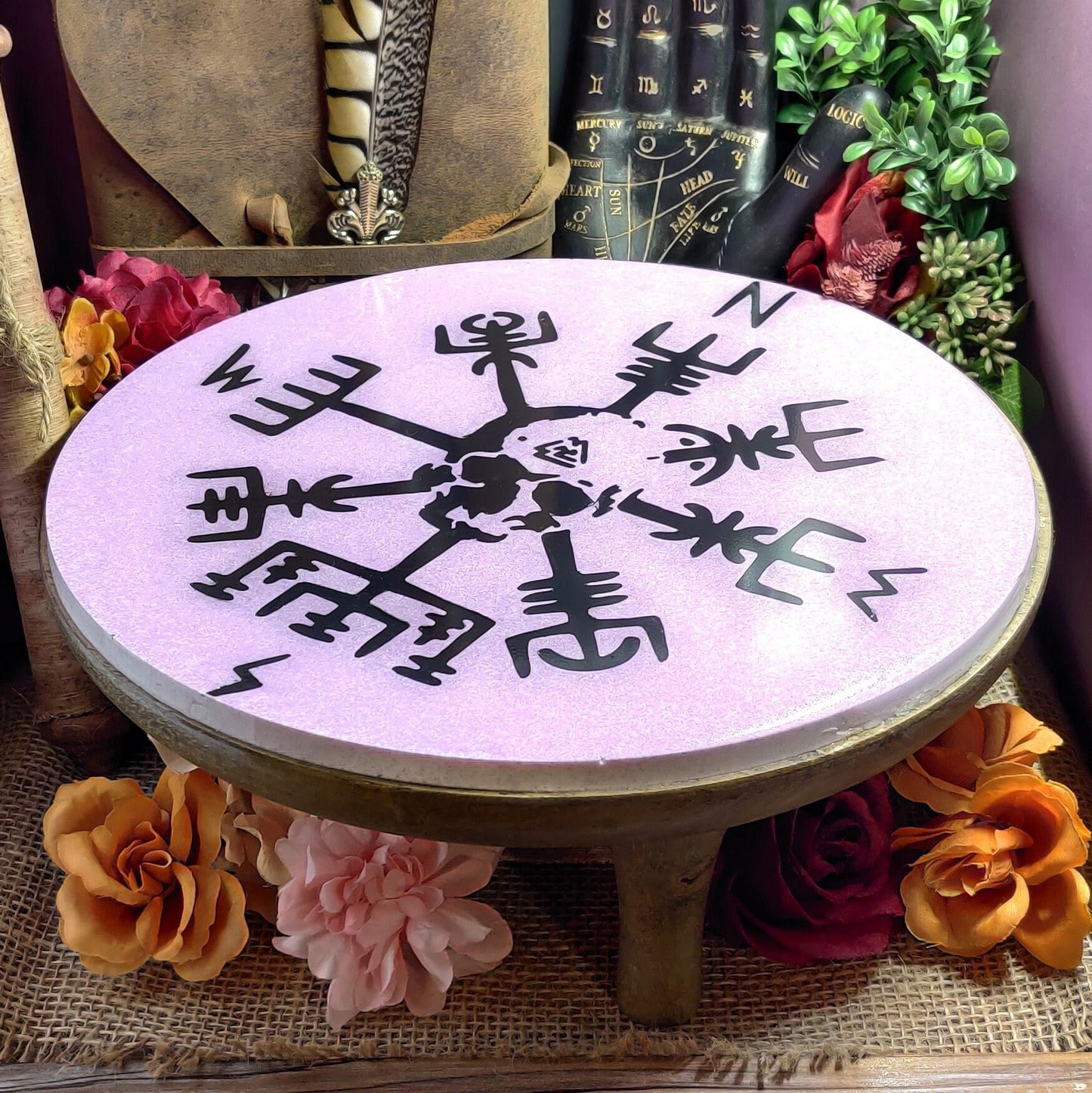 Vegvisir Resin Mini Table, Nordic Art Ancient Viking Decor for Lovers of Elder Futhark Rune Reading & Casting Runes, Witchy Gifts