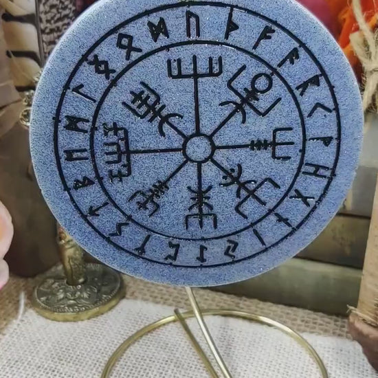 Nordic Vegvisir Desk Ornament, Norse Pagan Altar & Nightstand Decor for Elder Futhark Runes Lover, Gifts for Witches and Icelandic Vikings