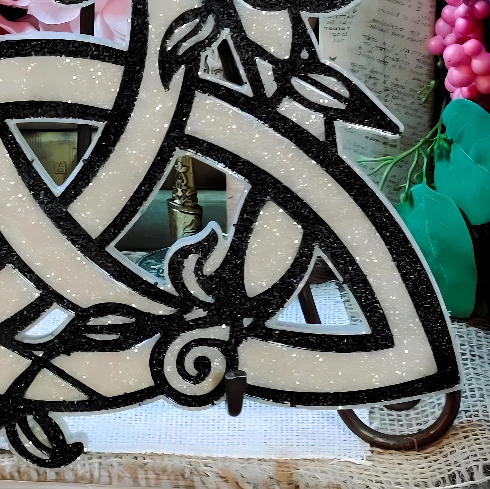 Sacred Triquetra Wall Hanging | Celtic Knot Trinity Symbol | Wiccan Altar Decor, Pagan Protection Amulet - The Dark Primordial