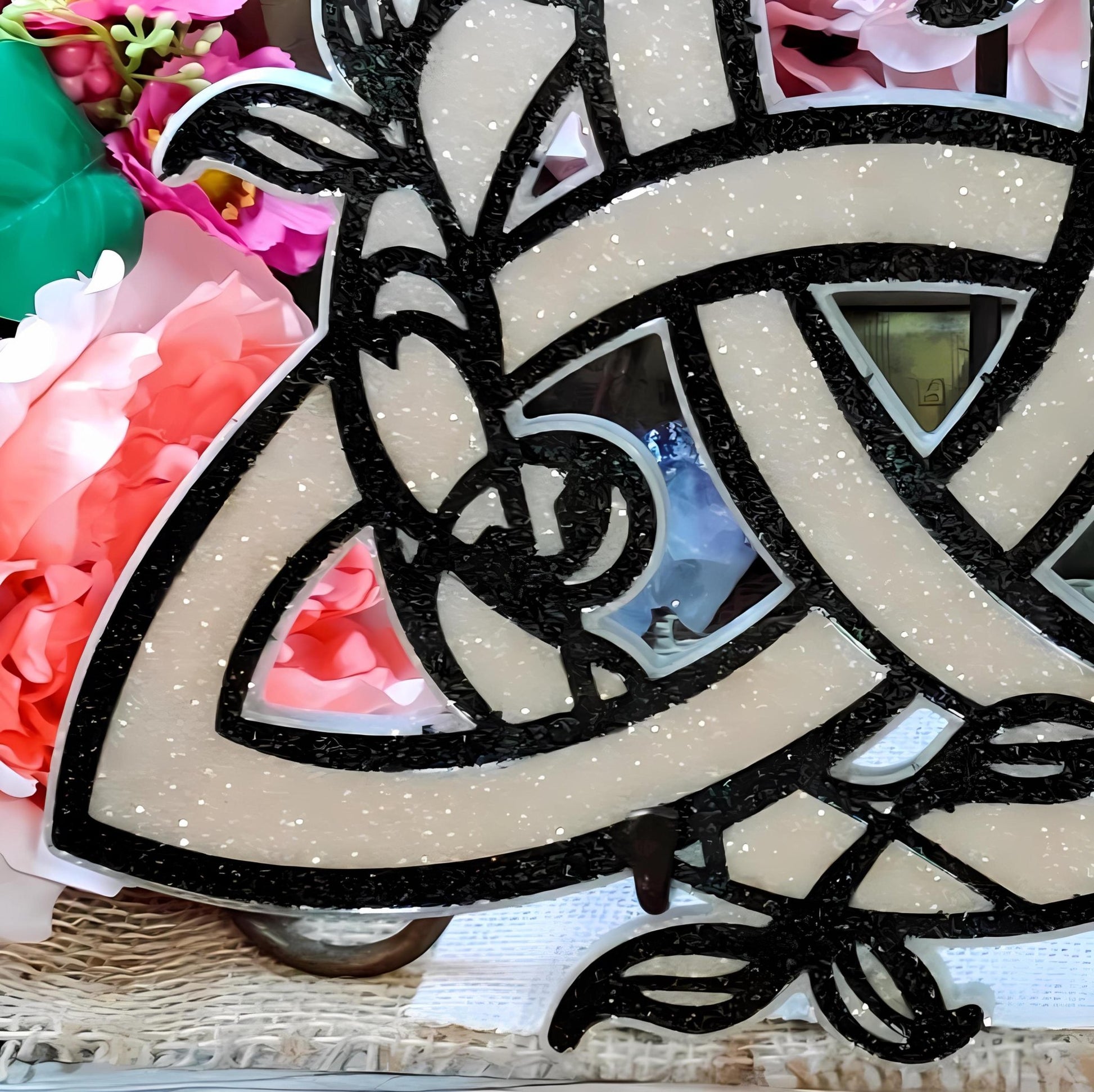 Sacred Triquetra Wall Hanging | Celtic Knot Trinity Symbol | Wiccan Altar Decor, Pagan Protection Amulet - The Dark Primordial