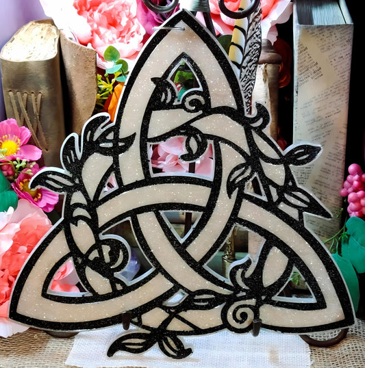 Sacred Triquetra Wall Hanging | Celtic Knot Trinity Symbol | Wiccan Altar Decor, Pagan Protection Amulet - The Dark Primordial
