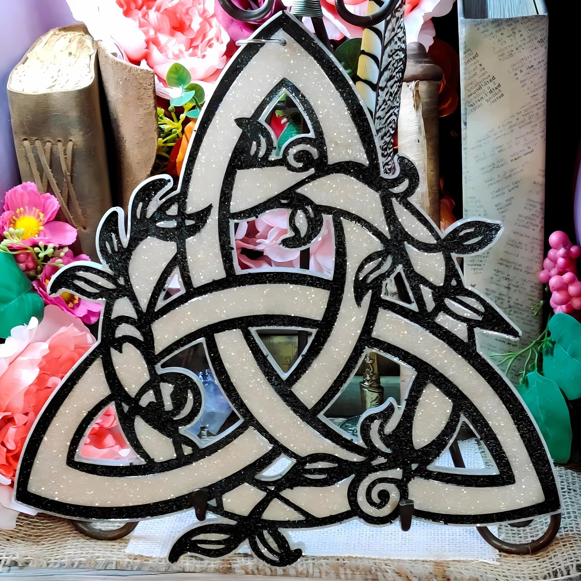 Sacred Triquetra Wall Hanging | Celtic Knot Trinity Symbol | Wiccan Altar Decor, Pagan Protection Amulet - The Dark Primordial